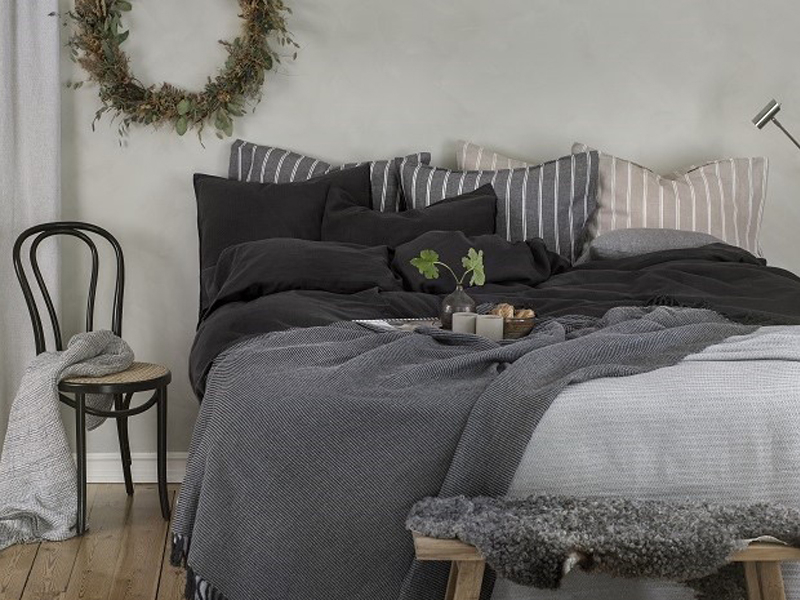 Rasmus Överkast Ljusgrå