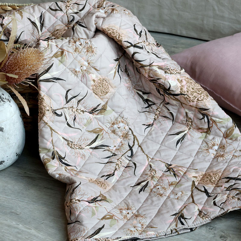 Aix Pläd Med Blommönster Beige