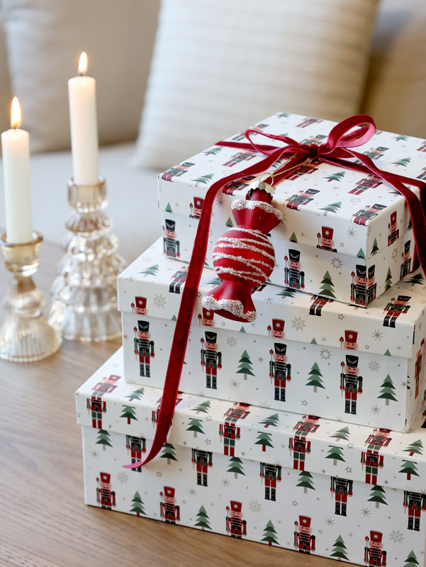 Presentlåda Nötknäppare Vit